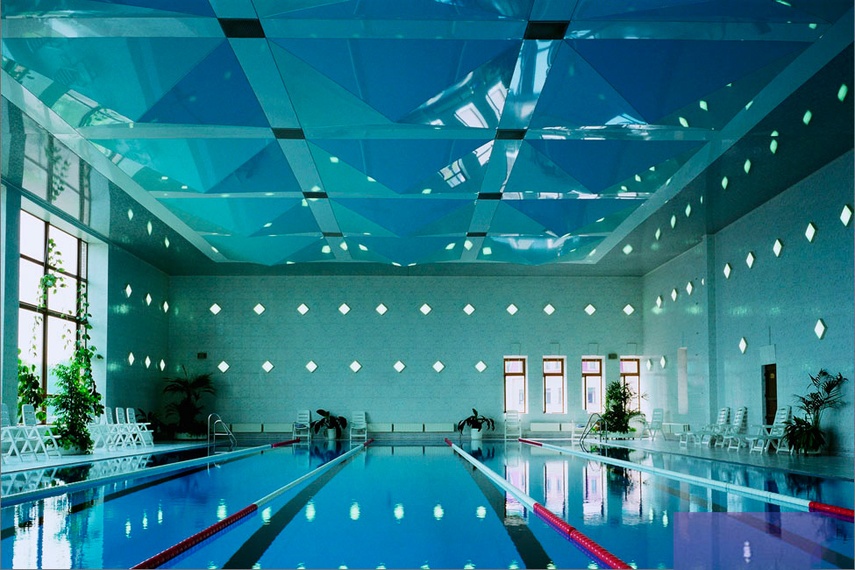 Stretched ceilings and walls
