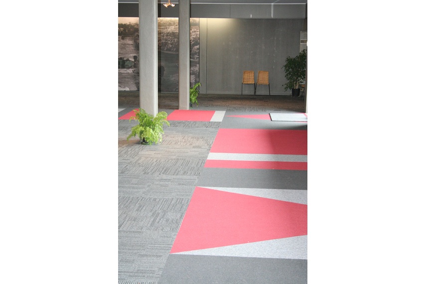 Equilibrium II carpet tile – floor to wall
