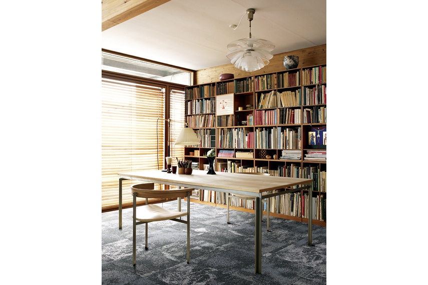 Raw carpet tile.