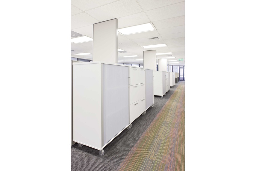 Lundia Tambour comes with fully adjustable shelves and with the option of static or castor feet