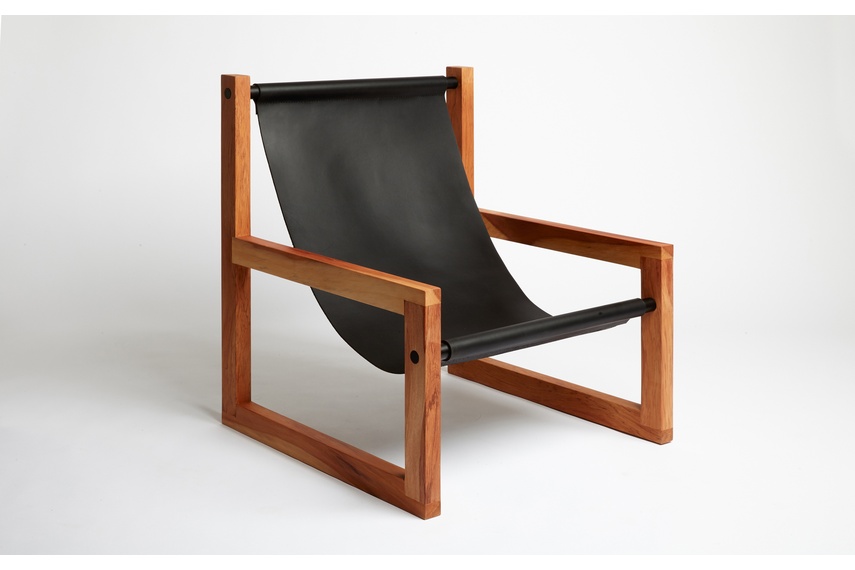The Sloop chair is a laid-back recliner, comfortably sitting quietly in the corner of the lounge or meeting room.