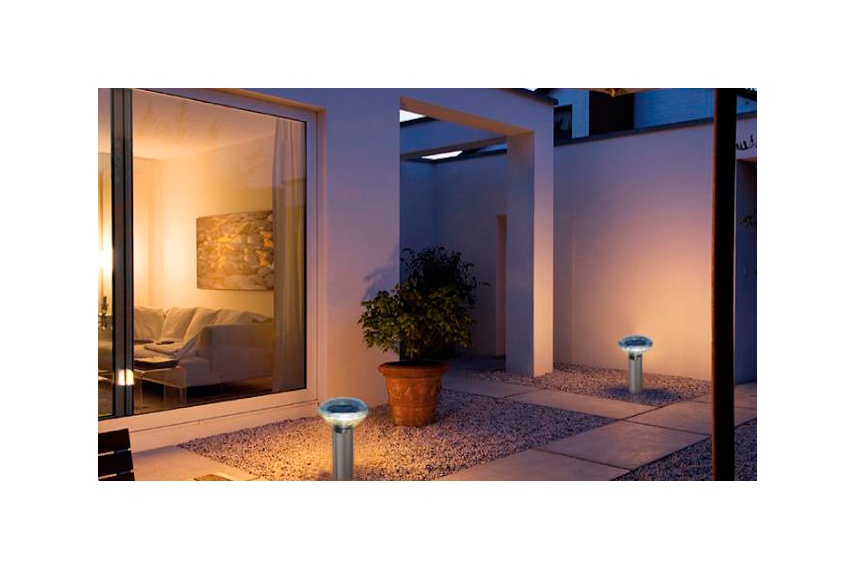 Solar bollard