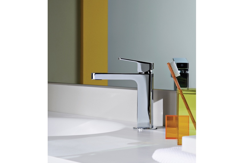 Jingle basin mixer.