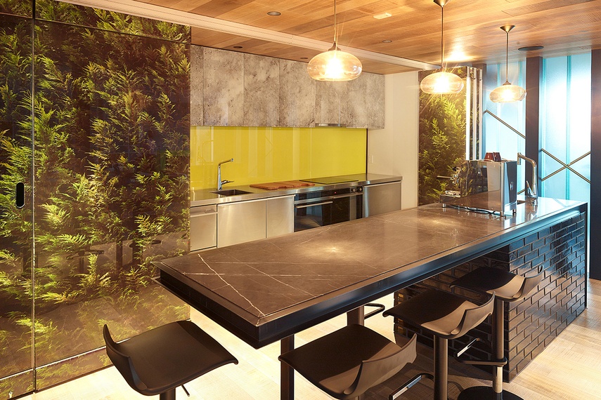 Kitchen cupboards & doors with printed image on glass