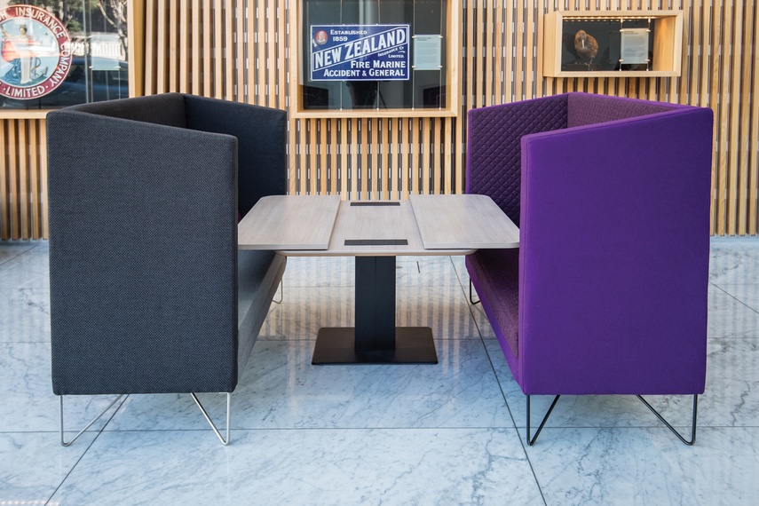 Shift Split table (open) with Escape soft seating.
