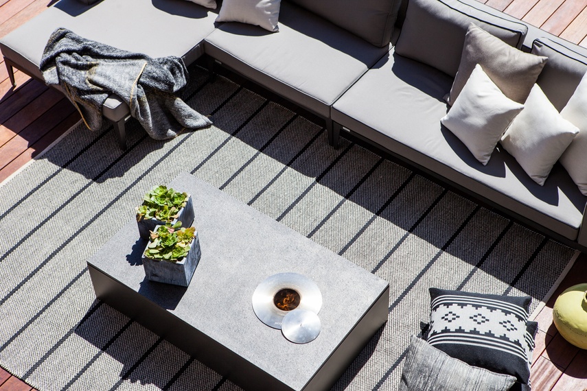 Fire table by Harbour Outdoor.