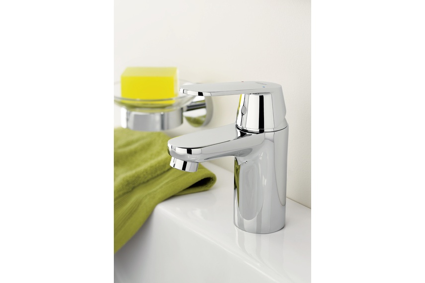 EuroSmart Cosmo basin mixer.