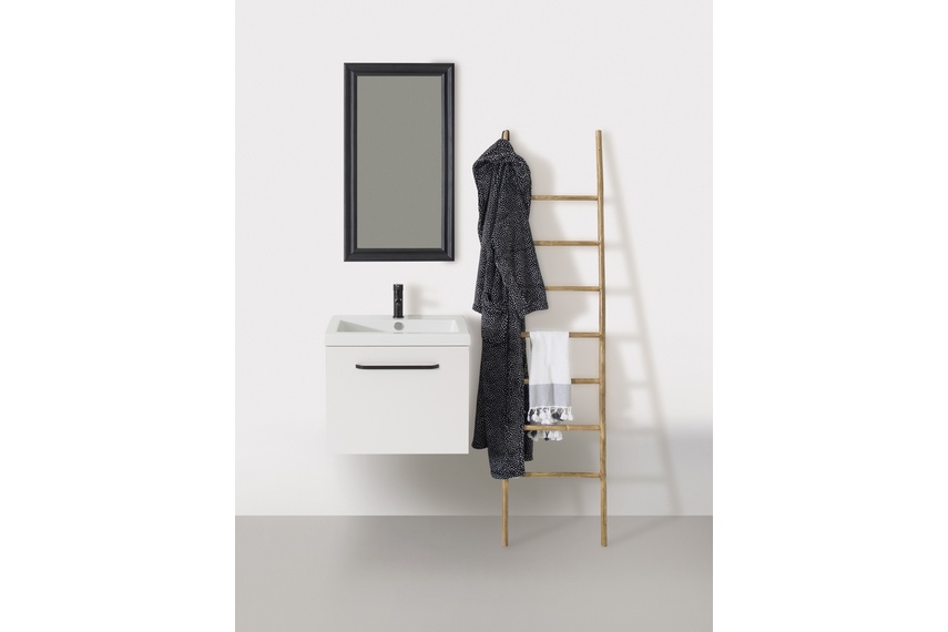 Box 600 vanity.