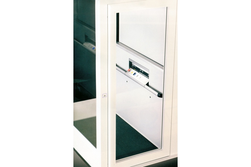 Premier Platform lift from Axess